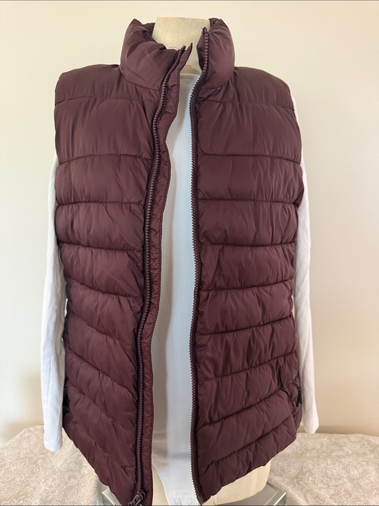 Iceburg Outerwear Jackets & Blazers - Quilted Puffer Vest in Deep Plum - Women's Lightweight Layer